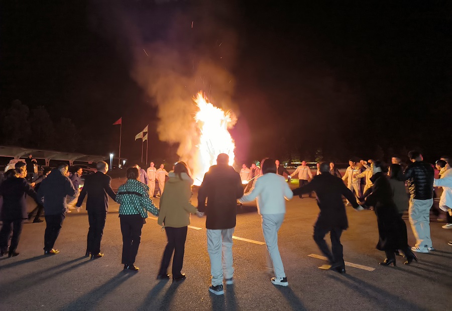 篝火晚会.jpg